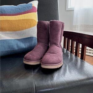 Uggs Women’s Classic Short in Plum 7